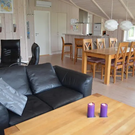Feriehus Holiday Henne Lxxxiii
