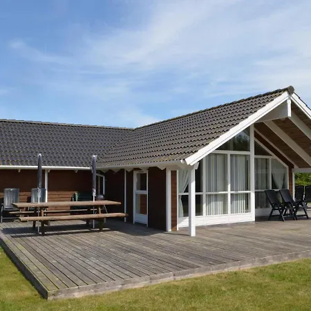 Holiday Henne Lxxxiii Feriehus